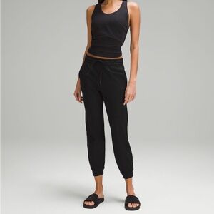 Soft jersey classic fit mid rise jogger